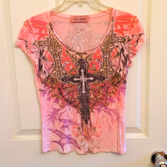 Angels and diamonds Tops - Pink distressed t-shirt